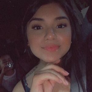 Meet your Posher, Nelcy